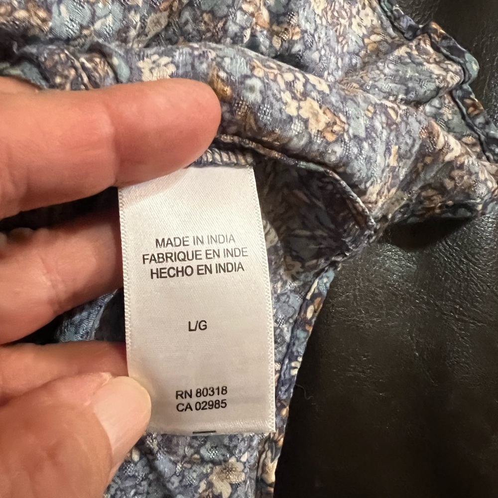 Lucky Brand Long Sleeve Blue Floral Pintuck babydoll button peasant blouse top L - Picture 8 of 9